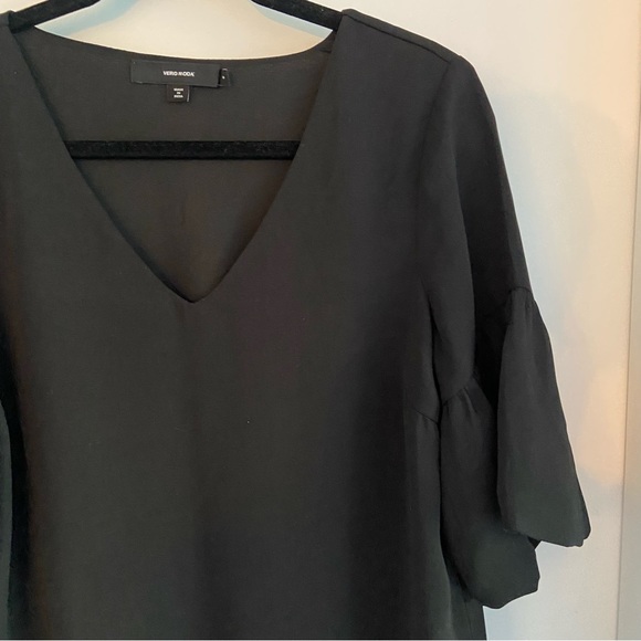 Vera Moda shift dress with puff sleeves. Black. Size medium. - Picture 1 of 4